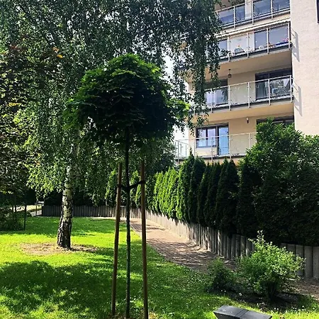 London Apartment *
